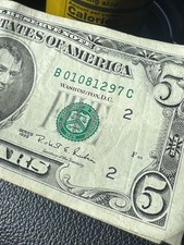 1995 United States of America - $5 US Dollars Banknote Serial No. B01081297C B*