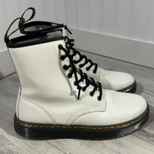 Dr. Martens Zavala White Leather 8 Eye Combat Boots Women’s Size 7 Men’s 6