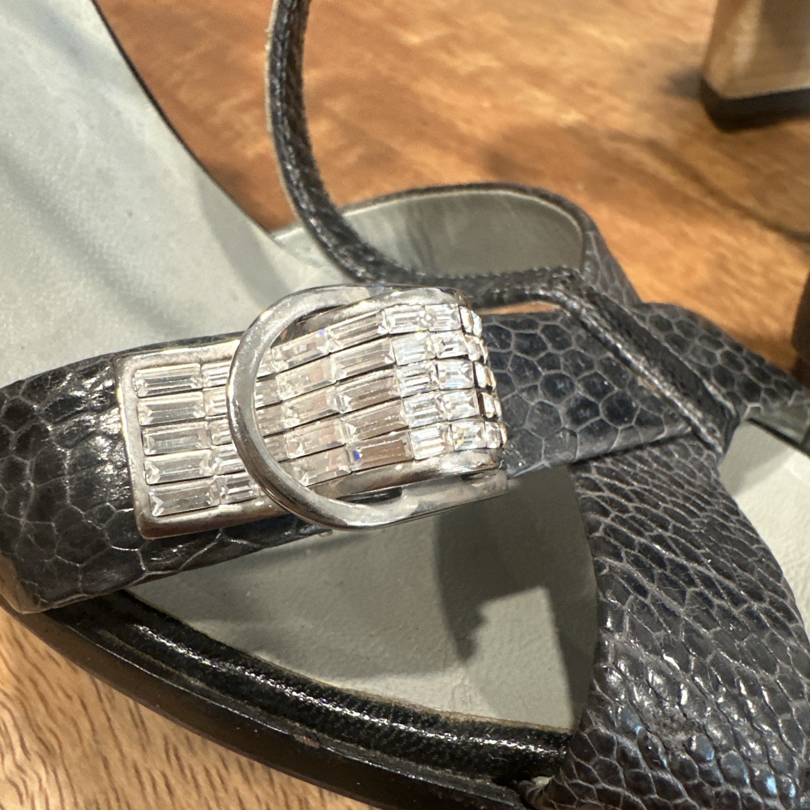 Iconic & Rare Tom Ford Gucci Runway Grey Silver  Python Sandals SZ 7.5 image 7