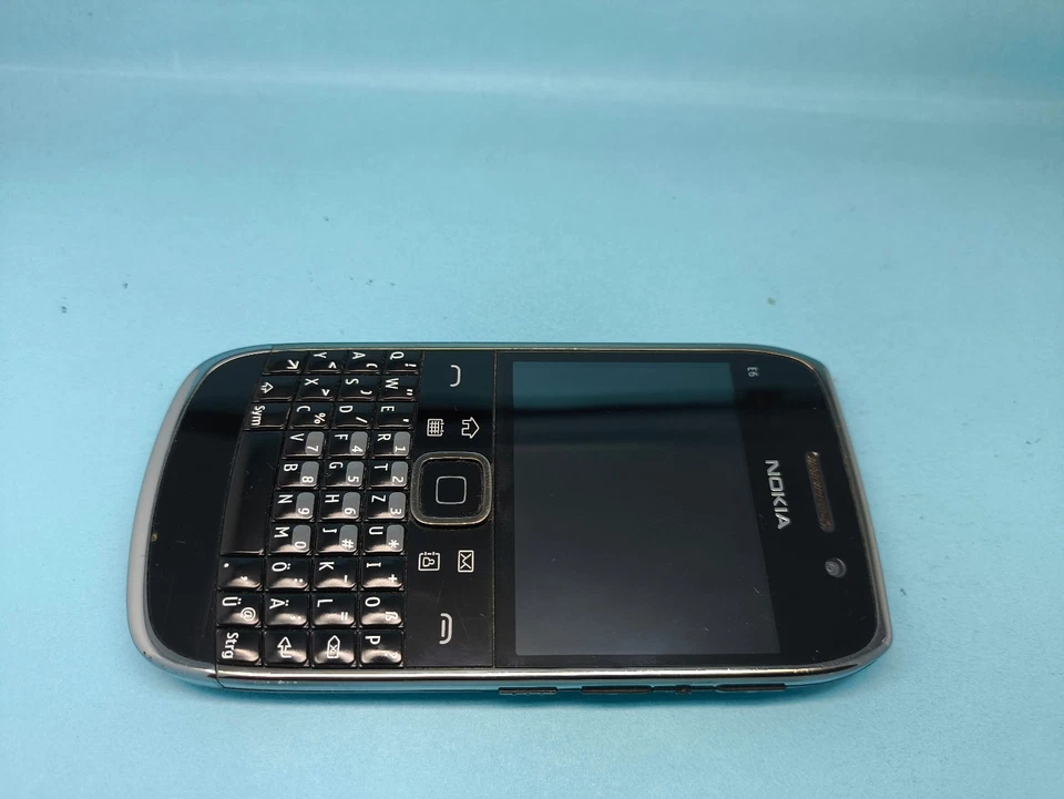 Nokia E6-00 Unlocked QWERTZ Mobile Phone - Image 4 of 4