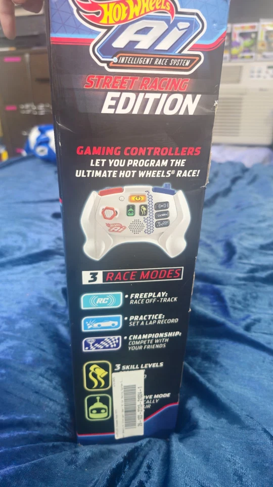 Hot Wheels AI Intelligent Street Race System 2 Smart Cars & Talking Controllers - Image 4 of 4