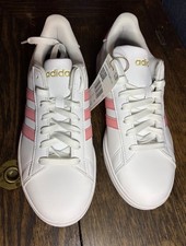 Adidas Grand Court 2.0 Woman  s White Sneaker With Pink Stripes Size 6.5