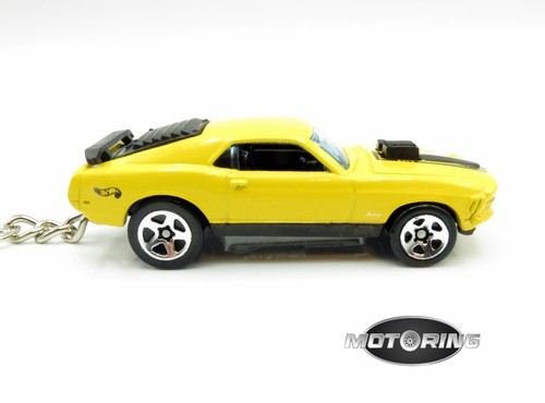 Keychain Ford Mustang Mach 1 Yellow Car Rare Novelty 1:64 Diecast Key Ring - 第 2/4 張圖片