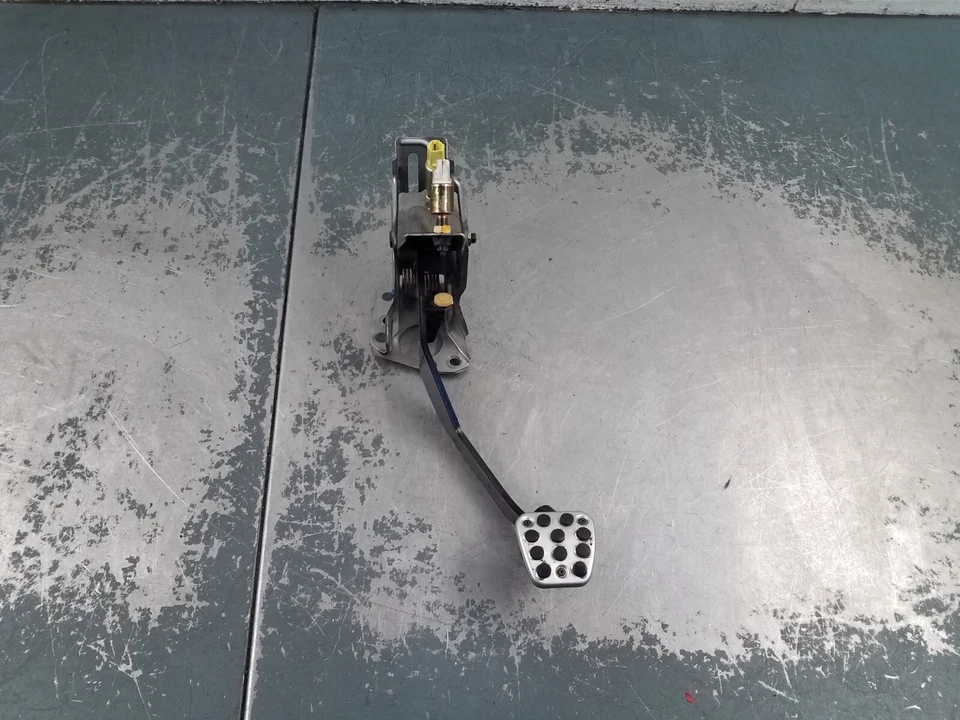 Conjunto de pedal de embrague Honda S2000 AP2 2004 #00352 D6 Foto 2 de 4