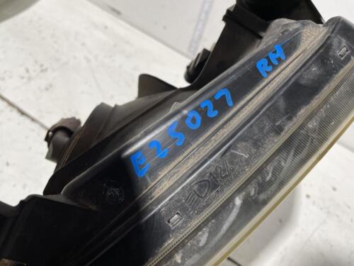 Holden Colorado Right Head Light RC 05/2008-12/2011 - Picture 3 of 8