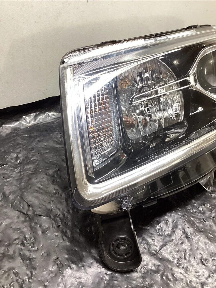 Faro halógeno izquierdo para conductor Jeep Grand Cherokee 2014-2016 68110997AF OE Foto 2 de 4
