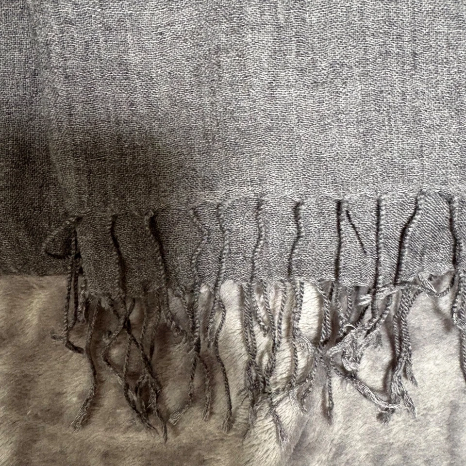 Vince Seda Cachemira Viscosa Ligera Bufanda Gris Hecho en ITALIA 24 in x 64 in Foto 2 de 4