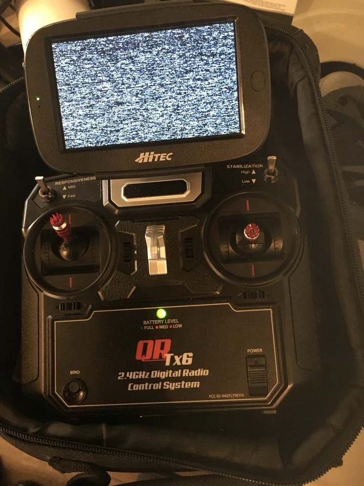 Sistema de control digital Hitec FPV QR TX6 2.4 para radio control RC Foto 2 de 2