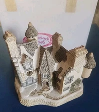 1988 David Winter Cottages "Christmas In Scotland and Hogmanay" W/ Box