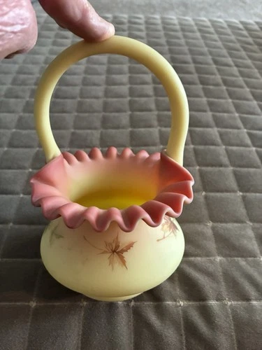 VTG Fenton USA Crimped Burmese Maple Leaves Design 7 1/2” Hand painted Basket