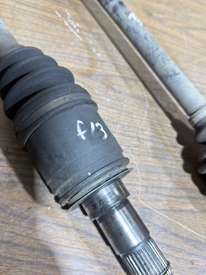 SUBARU BRZ SCION FRS 2013-2016 JUEGO DE EJES DE EJE TRASERO CV 88 k OEM Foto 3 de 4