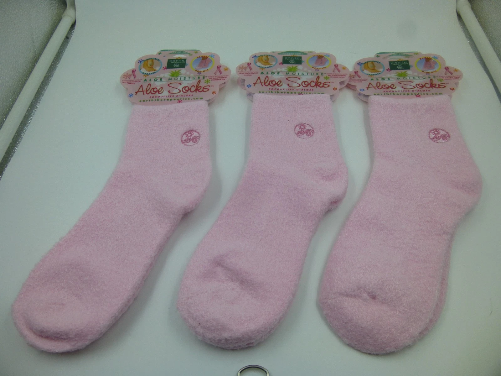 3 Pairs / Women's Earth Therapeutics Soft & Smooth Foot Therapy Aloe Socks Pink