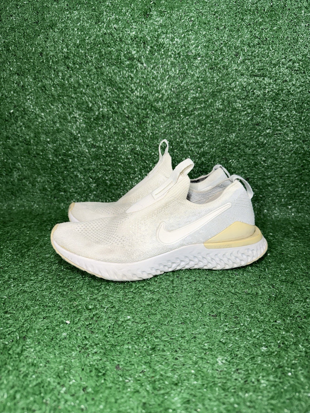 Nike React Phantom Run Flyknit Womens 7 Platinum White Running Shoes Sneakers thumbnail 4