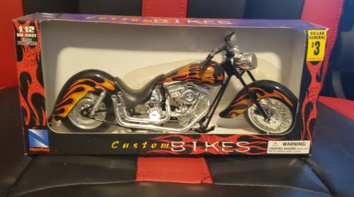  NEW RAY 1/12 SCALE CUSTOM BIKES MOTORCYCLE Black With Flames! - Picture 1 of 7
