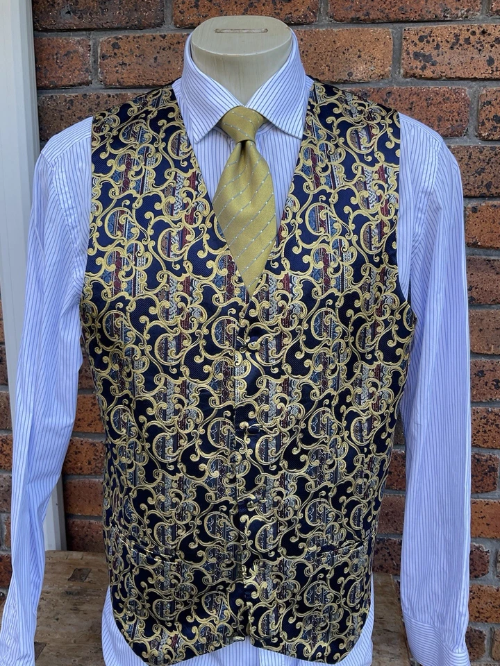 Silk Waistcoat/Vest By Art of Silk.  # Sz: M. Made In England 🏴󠁧󠁢󠁥󠁮󠁧󠁿 - Image 2 of 4