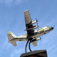 Modellino di aereo da trasporto C-130H in scala 1:250, ideale per il