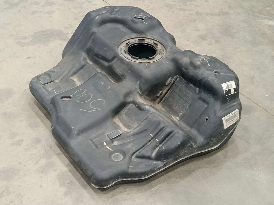 Conjunto de tanque de combustível GM compatível com Impala Allure Monte Carlo fabricante de equipamento original 25800687 - Imagem 2 de 4