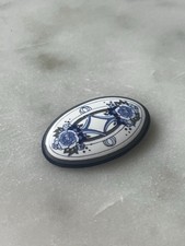 MICHAELA FREY Wien Vintage Brosche &ndash; Emaille Floral Blau Wei&szlig; Oval Signiert
