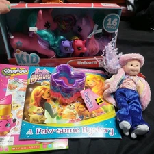 Girls Gift Pack! My little pony, 2 books, doll and bracelets