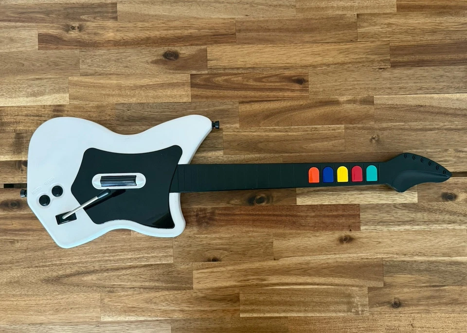 Guitar Hero Guitar Playstation 2 PS2 Wireless White No Dongle 95025 Not Tested - Image 2 of 4