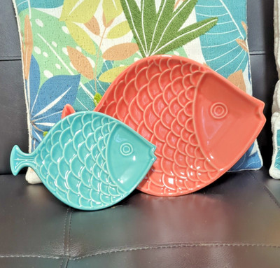 Andrea von Sadek Fisch Servierplatten 2er Set Korallenblau Keramik Küstendekor Neu
