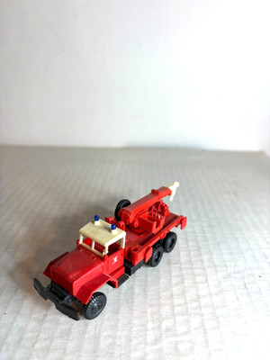 ROCO #1327  G.M.C. KW-10 5-Ton Wrecker Truck ''Fire Service'' ''Red'' H.O.  1:87