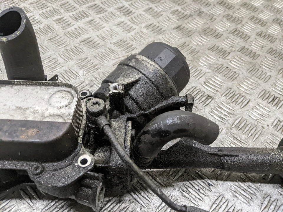 Fiat 500l Multijet Mk1 2012-2013 1.3 Oil Cooler And Filter Housing 55238288 - image 4 of 4