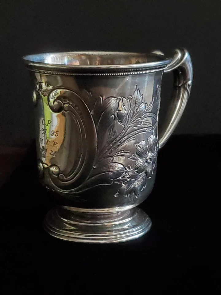 Antigua taza de presentación Gorham Sterling 1894 reposada floral 3,5" de alto 136 g Foto 2 de 4