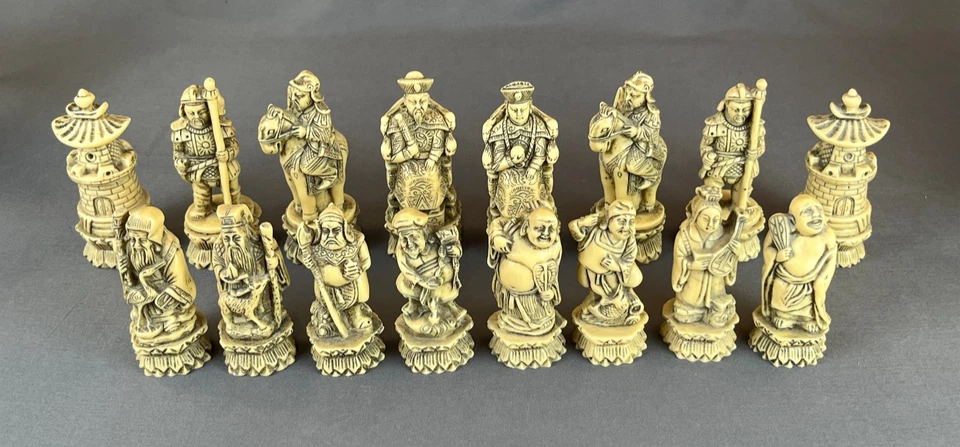 Nigri Hand-Carved Chinese ‘Cinese’ MING EMPIRE Chess Figures Made in Italy - Image 4 of 4