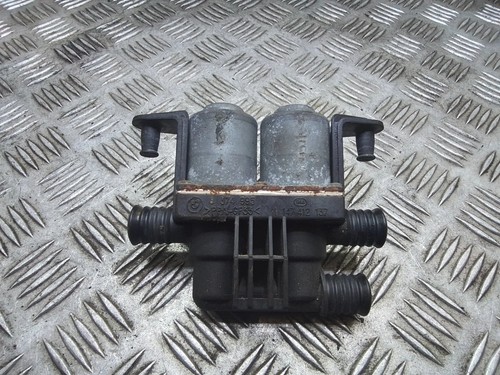 BMW 5 E39 ZUSATZWASSERPUMPE 1147412137 8374995 2.00 Petrol 110kw 1997 26022076