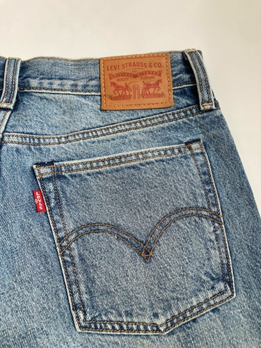Levis Womens 28 Wedgie Ankle Selvedge White Oak Cone Denim Button Light distress - Picture 10 of 19
