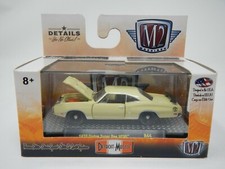 M2 Machines Detroit-Muscle 1970 Dodge Super Bee HEMI R44 18-24
