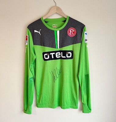 Fortuna Düsseldorf Home Fußball-Trikots 2017 - 2018. Sponsored by no