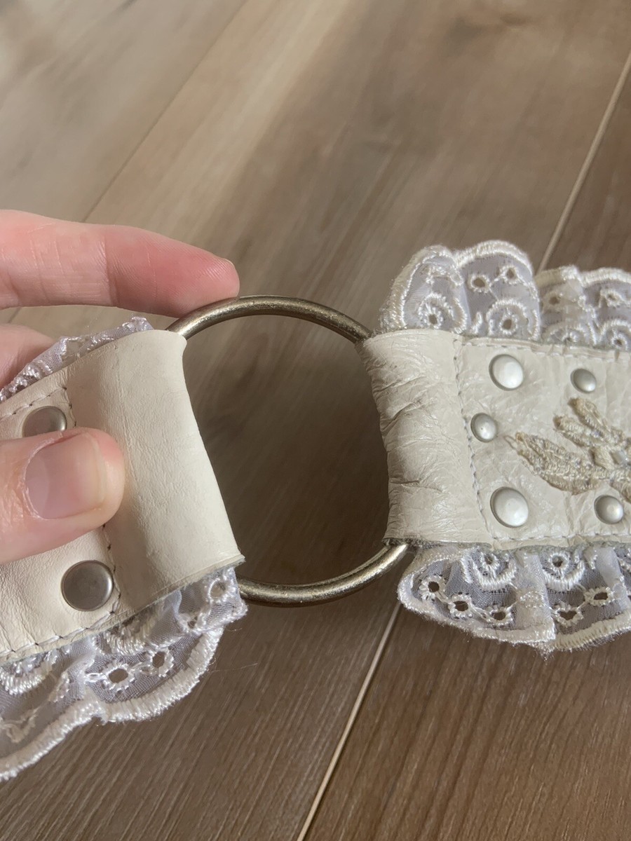Betsey Johnson Leather Lace Embroidered White Pink Y2K Cottage Core Belt Medium Betsey Johnson Leather Lace Emboidered Y2K Cottage Core  main image 4