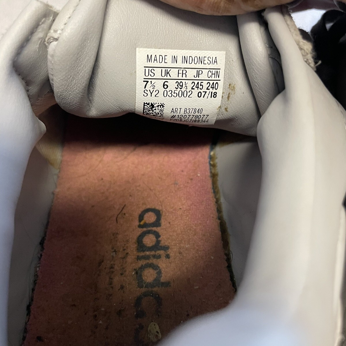 adidas falcon b37840