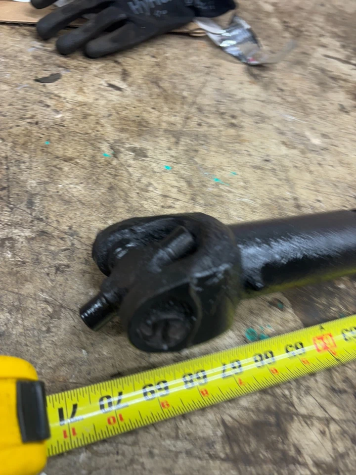 1973-1979 F150 4 x 4 задний карданный вал скольжения желток 67,5 «- 72,5» C/C привод линии U соединения - Изображение 2 из 4