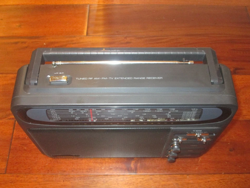 Receptor de radio Optimus AM FM banda de TV 12-604 EXCELENTE ESTADO. Foto 2 de 4