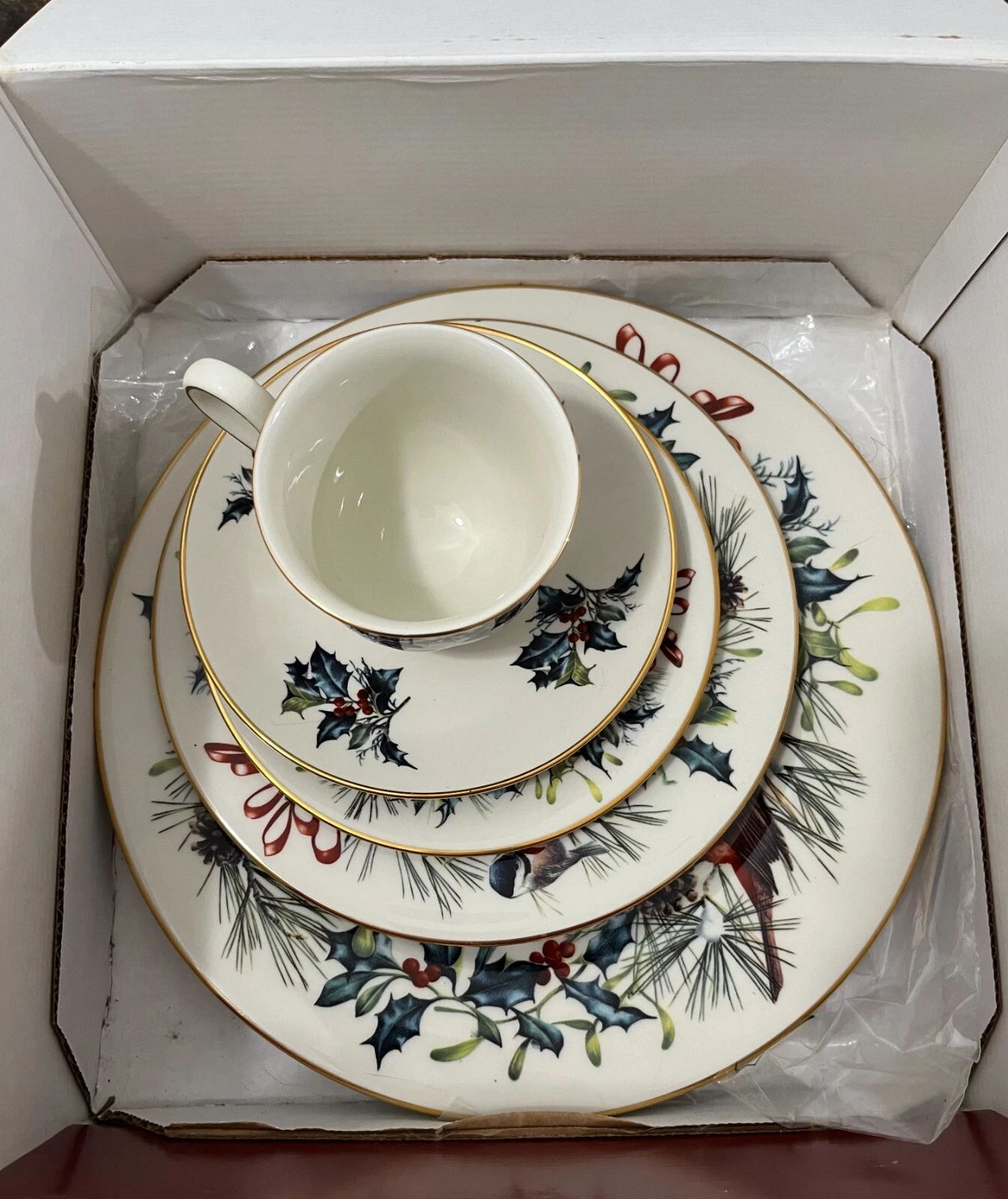Lenox Winter Greetings Place Setting - Thumbnail 2