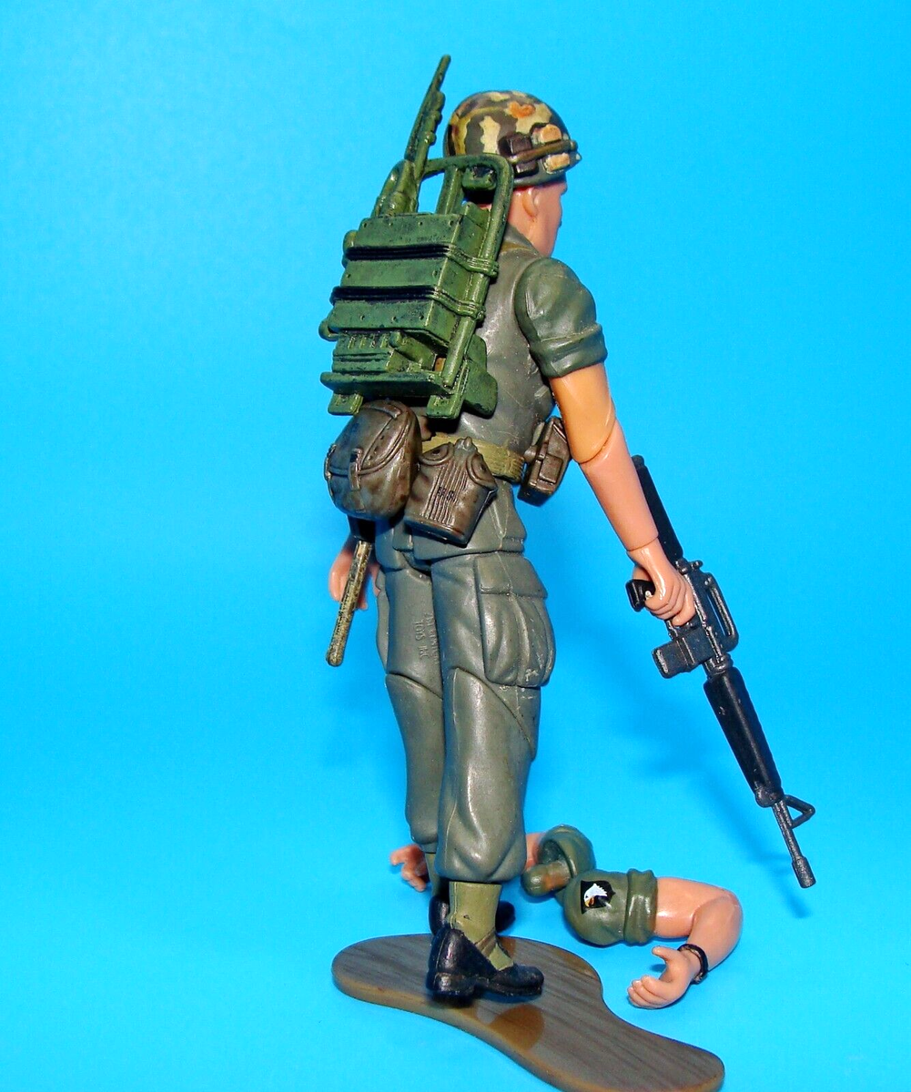 1:18 Ultimate Soldier Vietnam U.S Army Infantry Field Radio Man