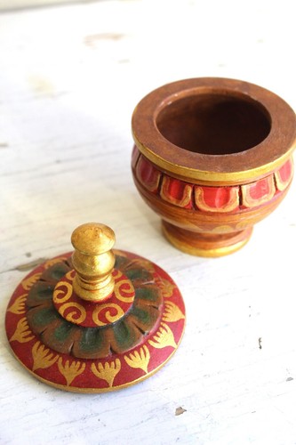 Hand Painted Round Wood Jar Trinket Treasure Box Gold Red Tibetan Style Wooden - Picture 4 of 6