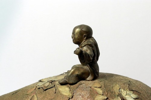 Antique Chinese Laquer Box with Bronze Figures - Picture 21 of 21