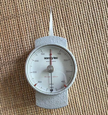 Somfytec Force Gage Dial Indicator Analog 0-500 Scale 500 Gram in Case