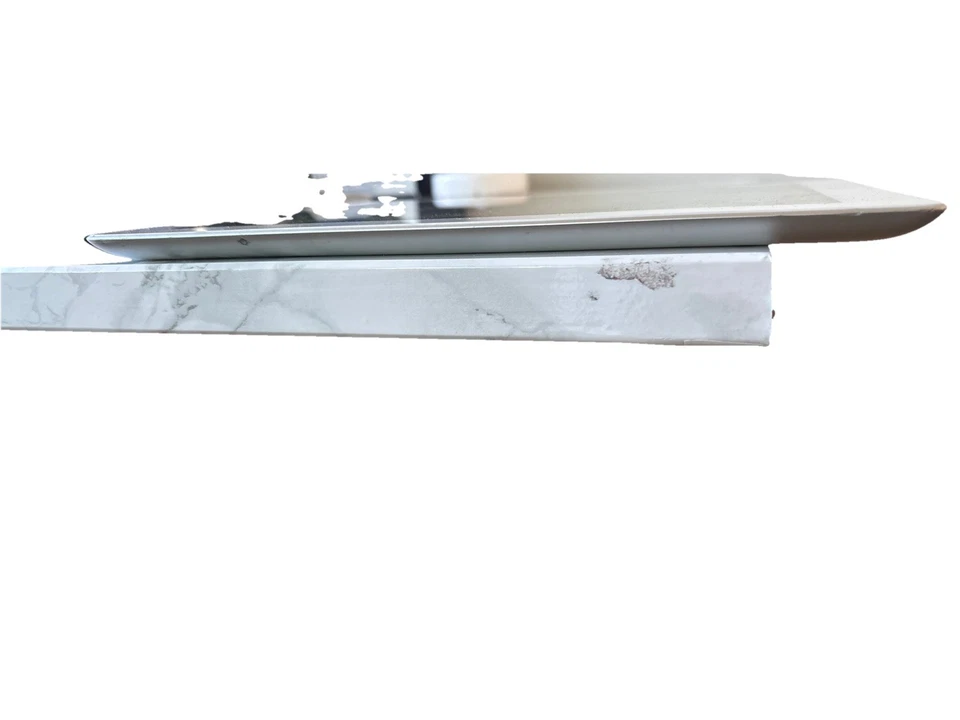 Apple iPad (3rd Gen) A1416 16 GB, Wi-Fi, 9.7 in - White with Smart Cover Bundle - Image 4 of 4