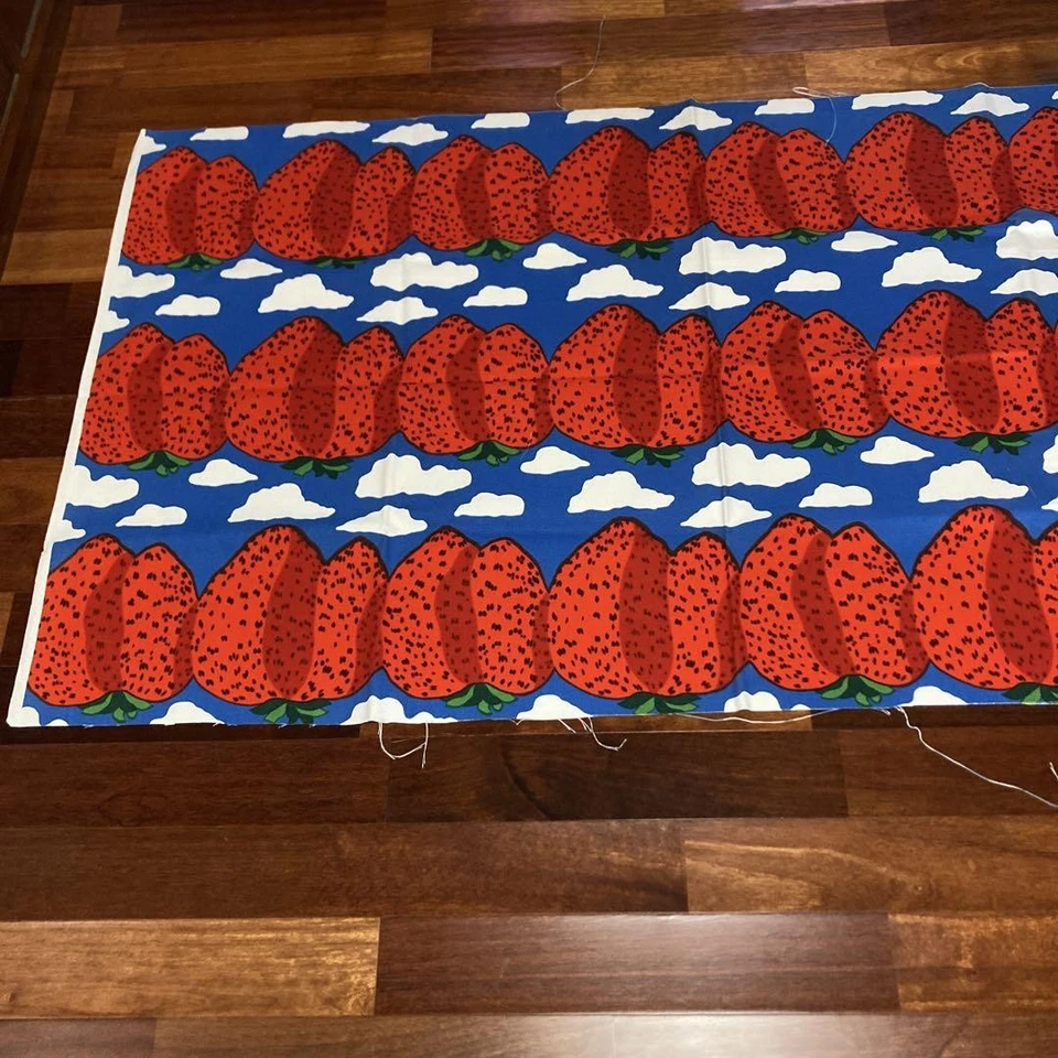 Marimekko Mansikkavuoret Canvas Fabric 154×88cm - Image 2 of 3