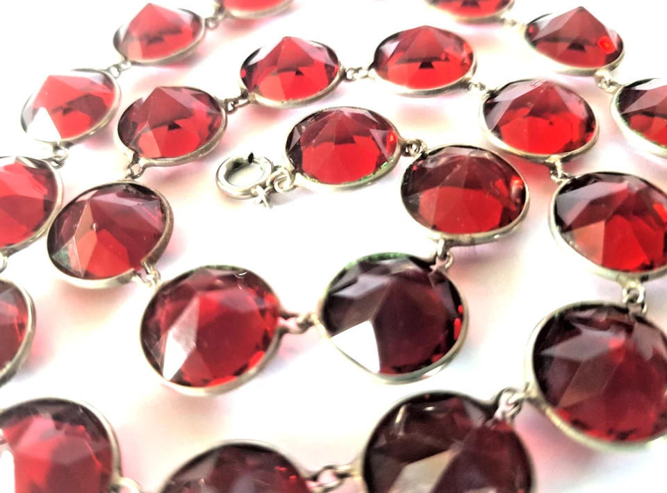 Ancien collier, vintage, art déco de perles taillées à facettes. - Photo 3/4