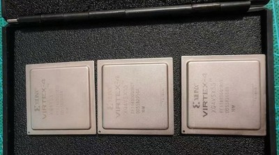 Xilinx Virtex -4 FPGA-Chip, Modell XQ4VSX55, nagelneu (unbenutzt).