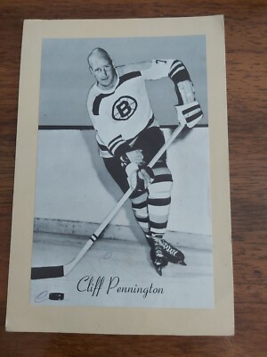 1944-63 Beehive Group II Cliff Pennington 55A signature away from skate