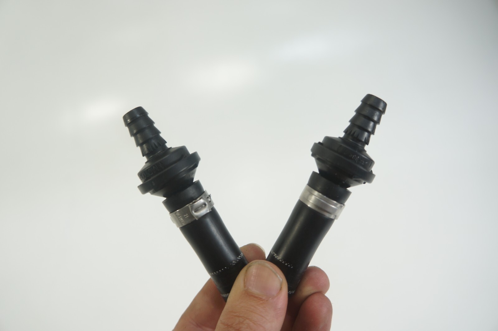 03-12 Bentley Continental windshield washer hose connector pair  set 2 pc