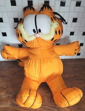 Vintage 1981 Garfield Plush 22 Jumbo Giant Cat United Features Syndicate Nylon
