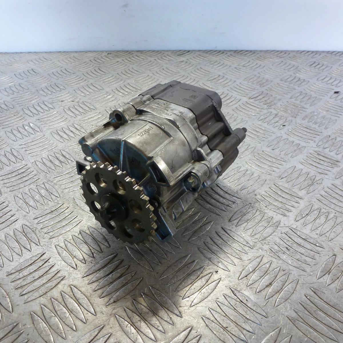 2017 MERCEDES E CLASS 2.0 D DIESEL OIL PUMP ASSEMBLY A6545200 | eBay